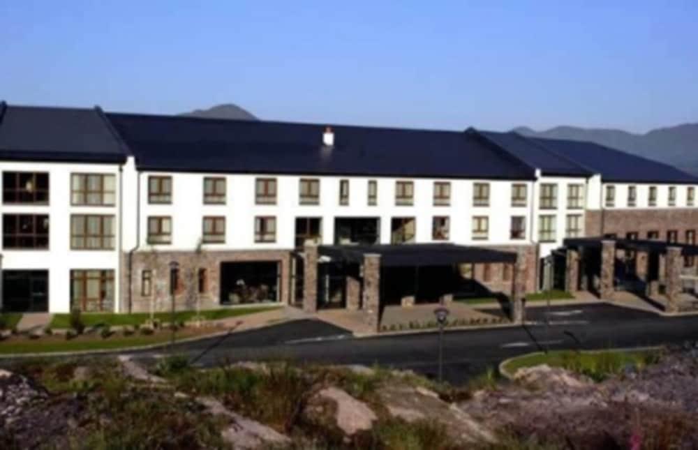 Sneem Hotel Exterior photo